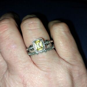 Elegant Yellow Gemstone Silver Weddin Ring Set